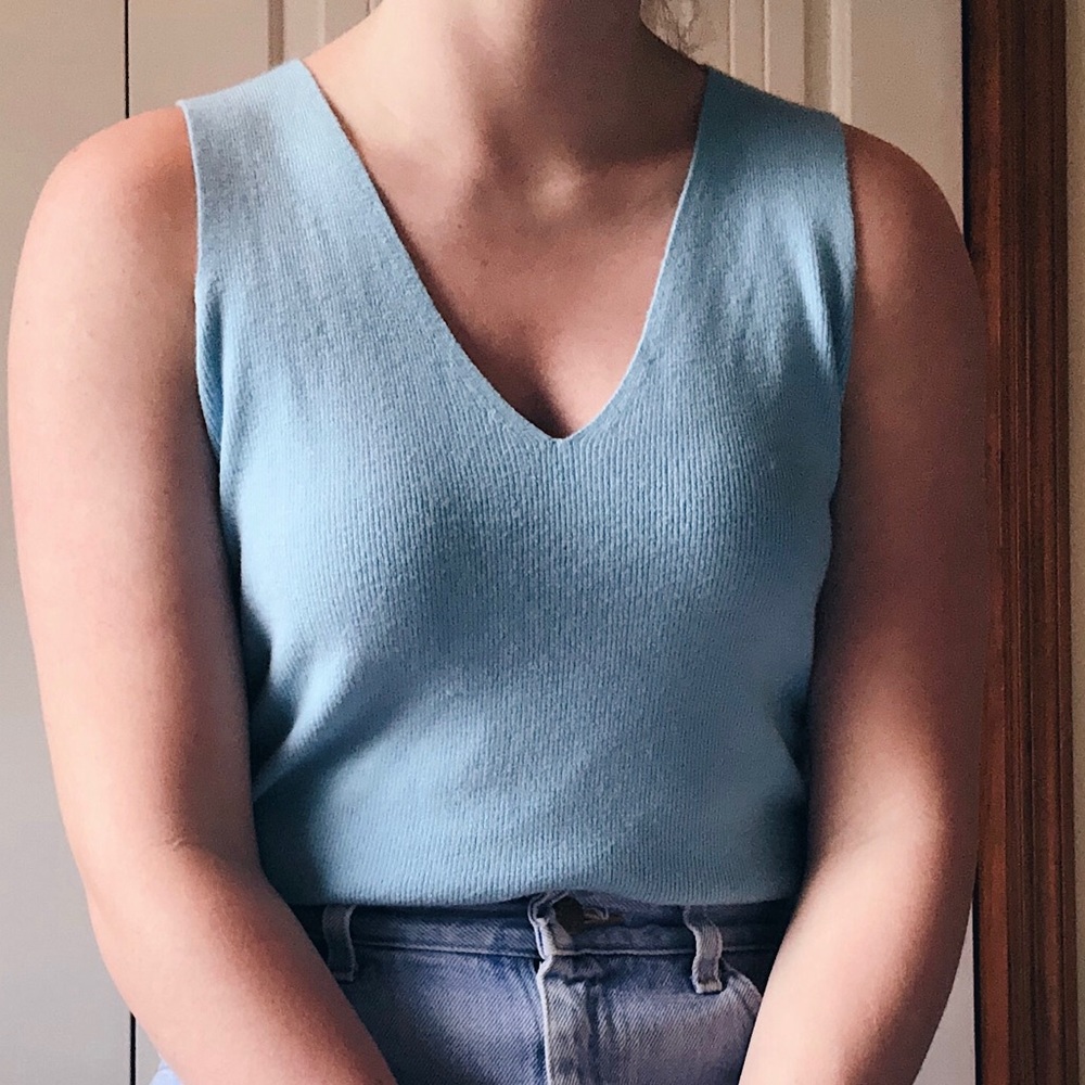 V-neck tank top